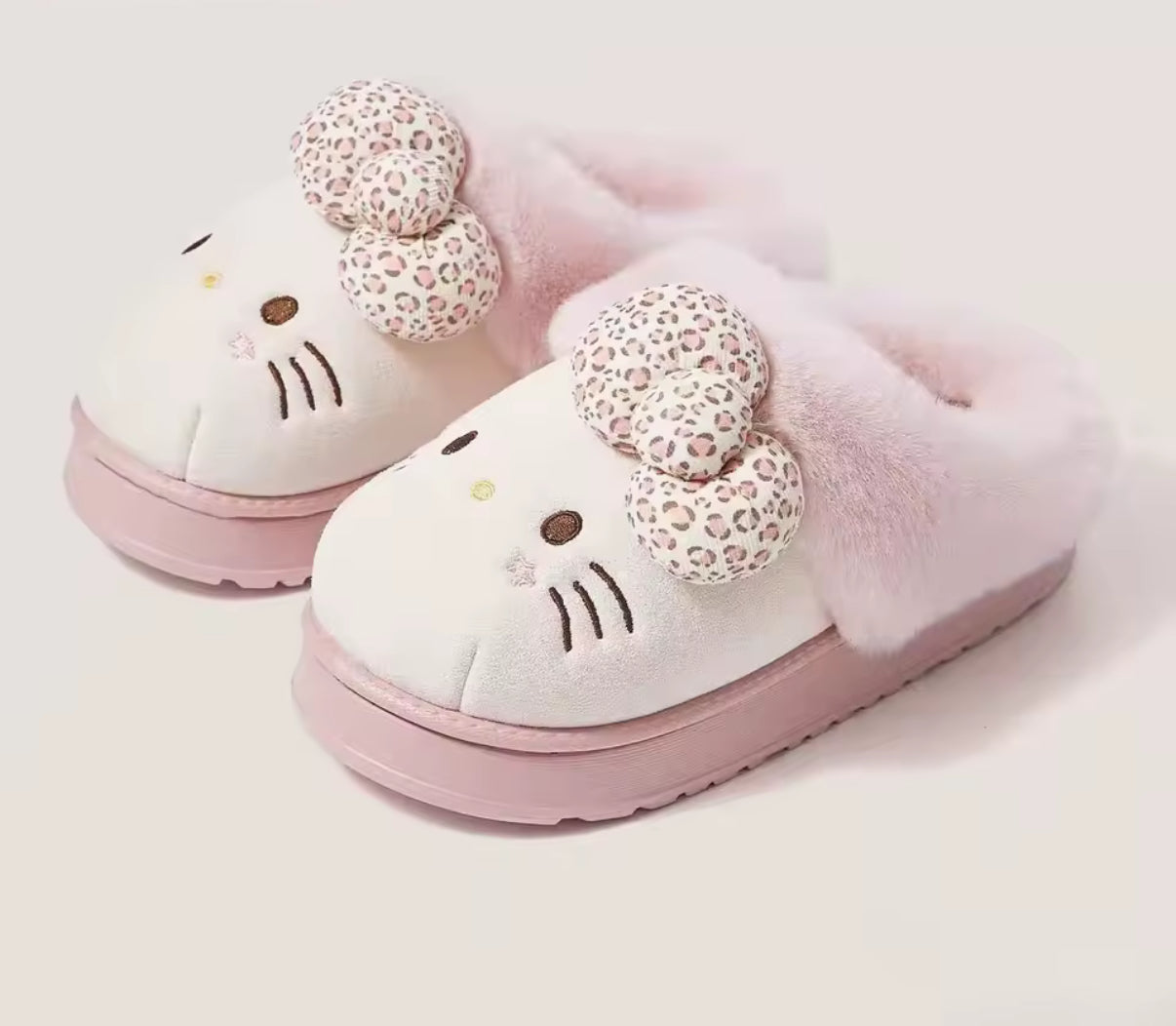 Hello Kitty Slippers 🐱👣 – Cozy & Cute for Indoors and Outdoors 💖